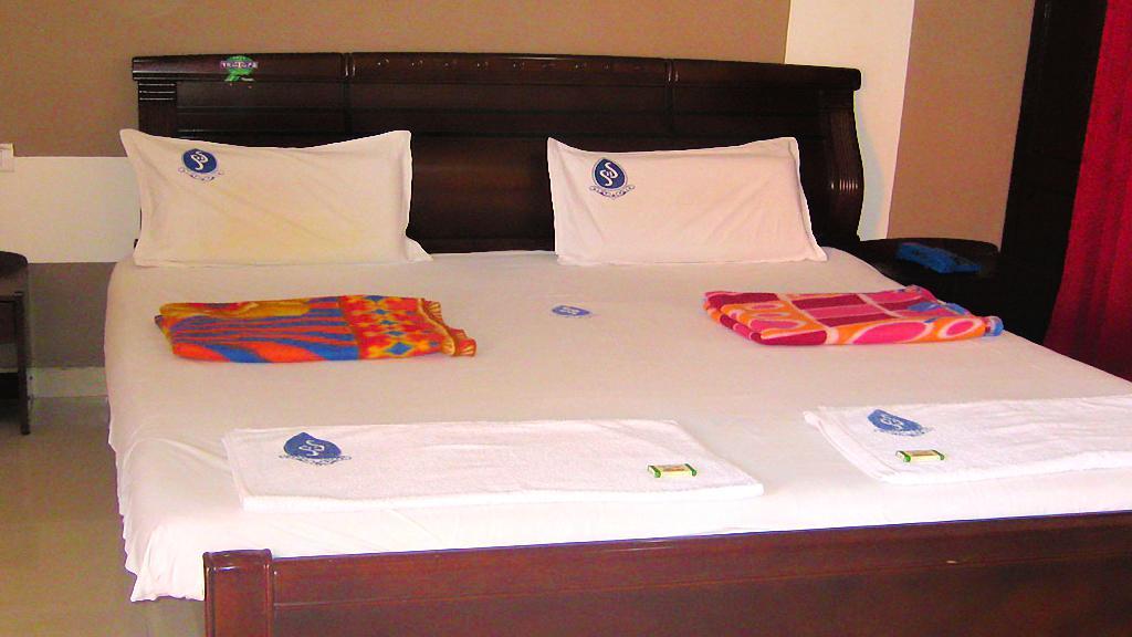 Hotel Sri Saravana Rameshwaram Exterior photo